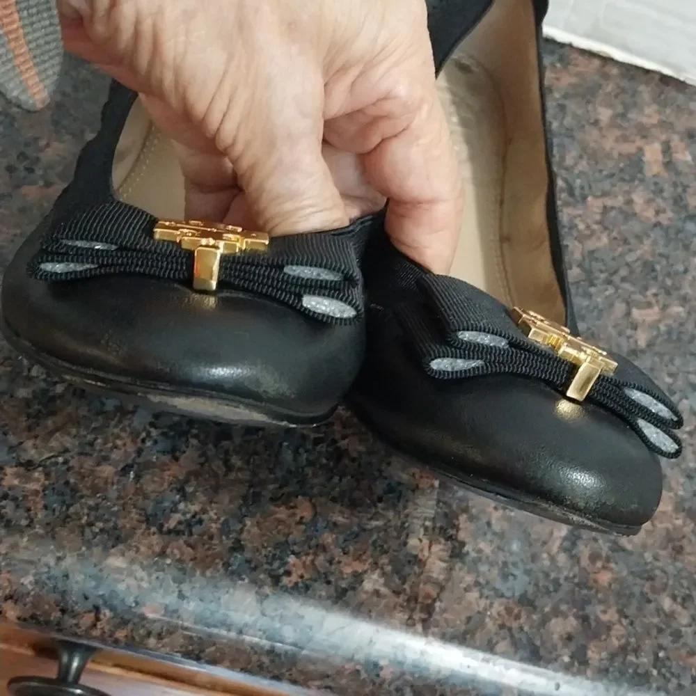 TORY BURCH BALLET FLATS...SIZE 5.5  EUC